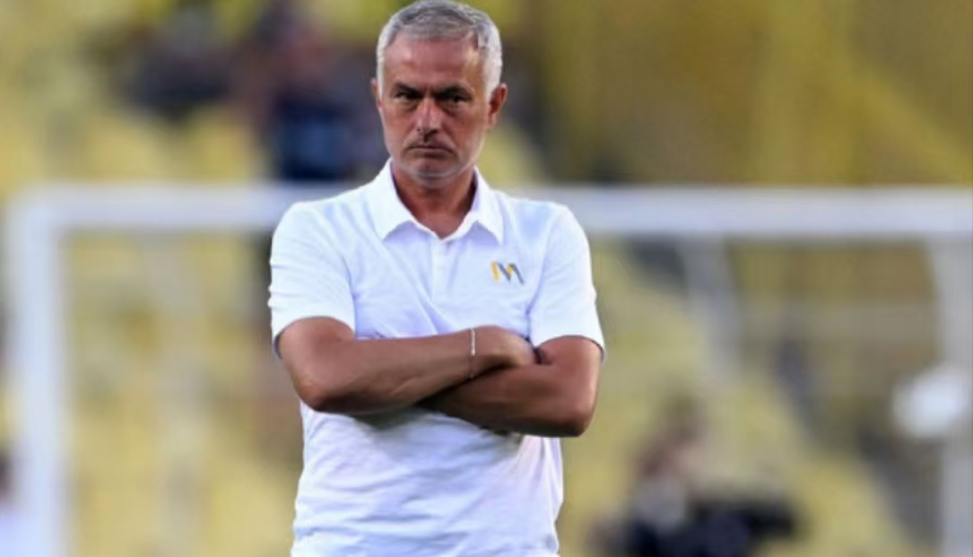 必发下载-穆里尼奥：齐沃有勇气和个性，但我希望他别拿三冠王