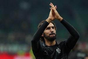 必发体育-斯基拉：萨索洛再次联系米兰询问阿德利情况，米兰愿意出售球员