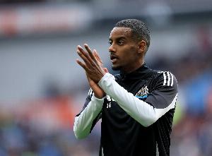 必发体育-记者：一些有关伊萨克虚假的消息在今夏疯传，真相终将会水落石出