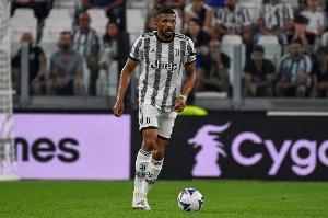 意媒：布雷默已经回归训练场开始有球训练，有可能赛季末复出